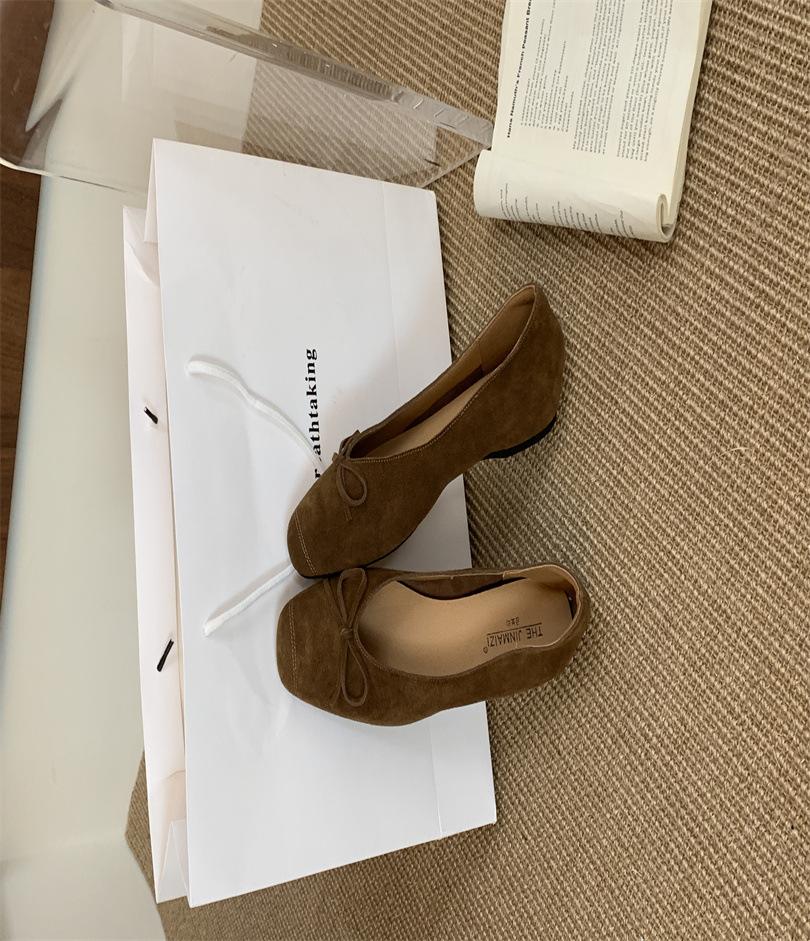 French Xiaoxiangfeng grandma shoes low-heeled single shoes women's shoes color matching thick heel leather bow square head soft sole single shoes wome