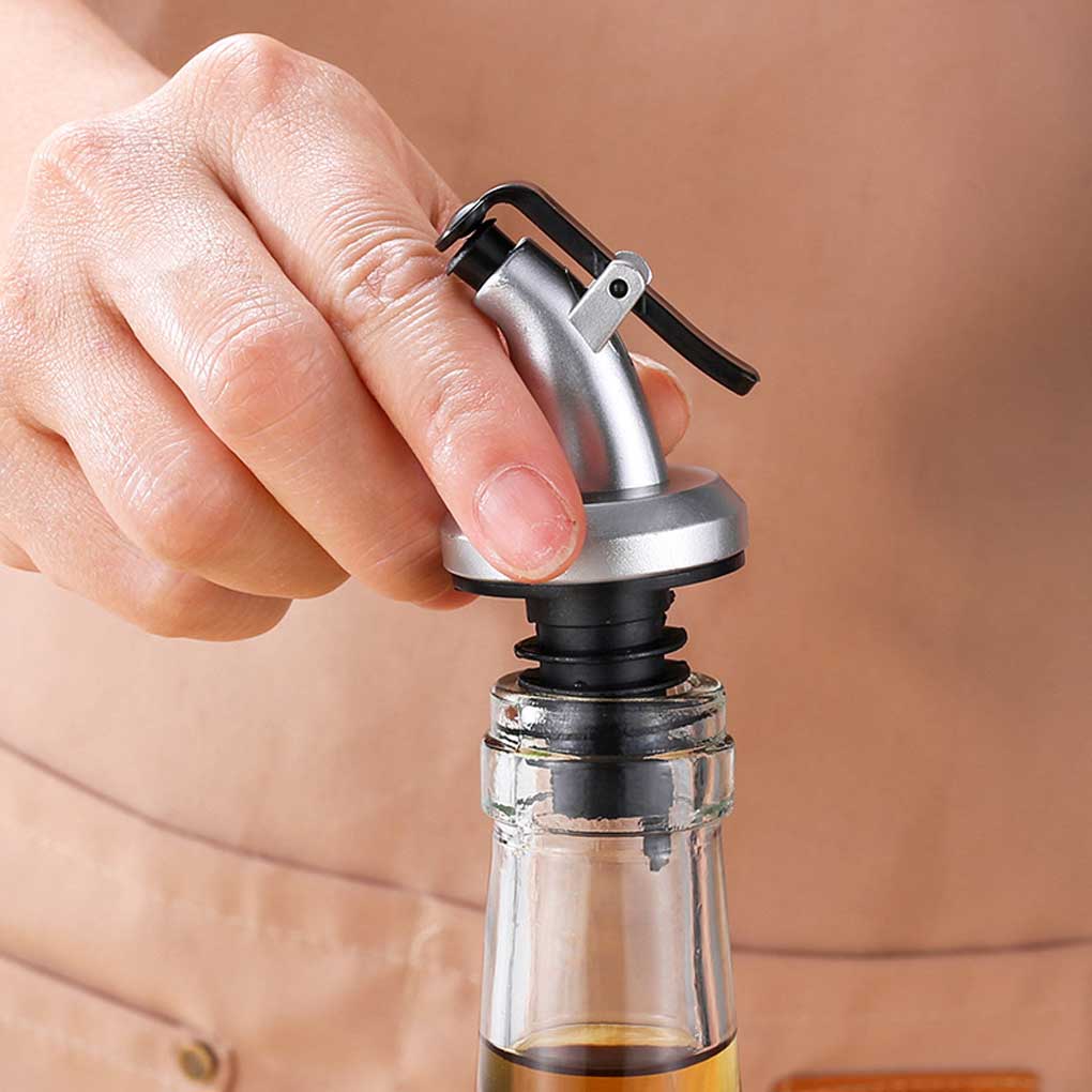 Oil Bottle Pourer Portable Reusable Press Type Leakproof Dispenser Kitchen Bar Wine Beverage Seasoning Bottles Stopper