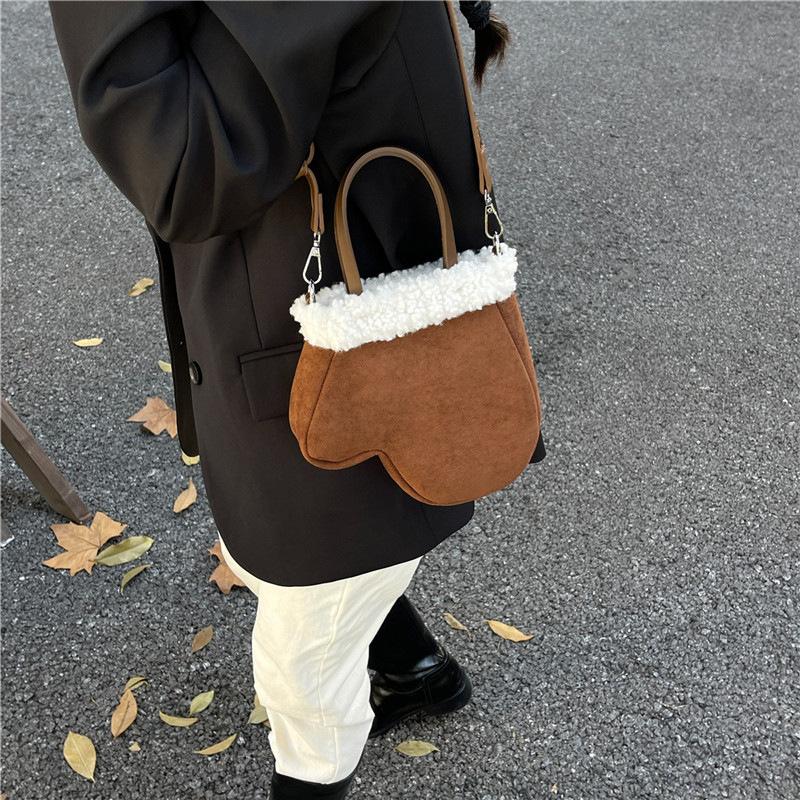 Small-scale Personalized Glove-shaped Handbag, Plush Creative Crossbody Bag for The Shoulder.