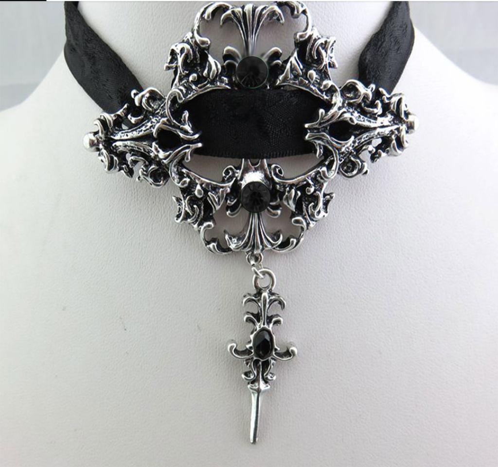 Women Gothic Black Lace Necklace for Halloween Punk Costume Party Royal Court Vampire Choker Jewelry Gift Vintage Choker