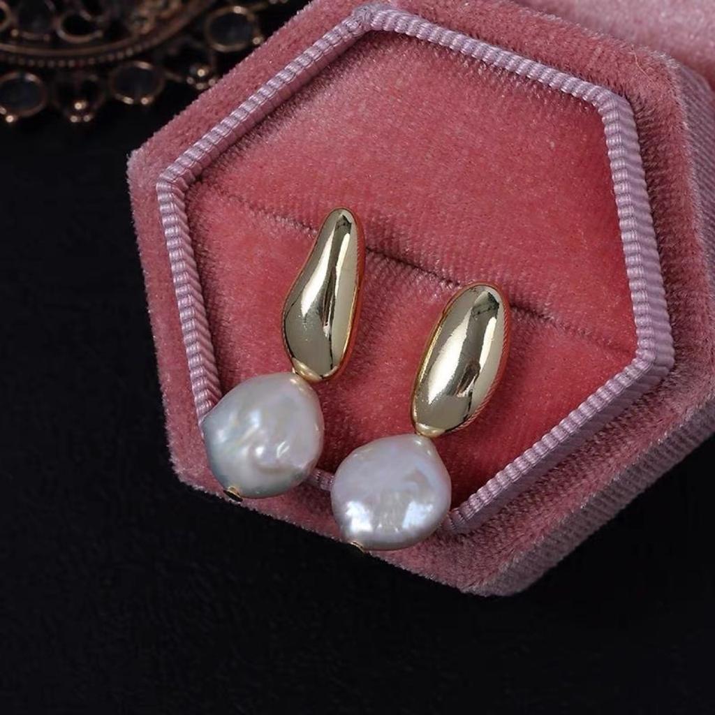 Premium retro celebrity temperament stud earrings irregular special-shaped natural baroque natural freshwater pearl earrings