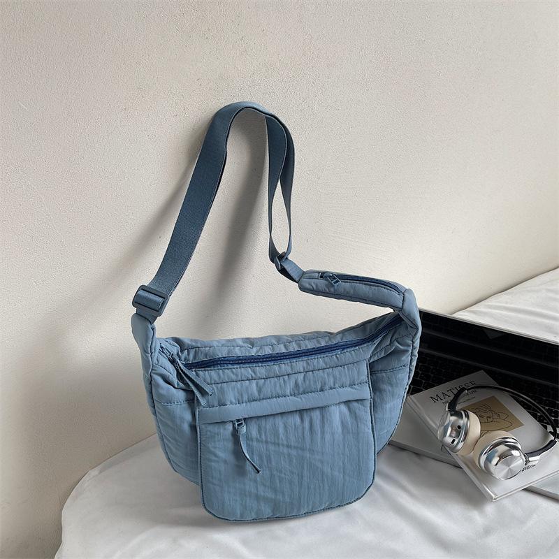 Dumpling Bag Lazy and Relaxed Messenger Bag Women's Lightweight Nylon Canvas Bag Commuter Leisure Sports Shoulder Bag