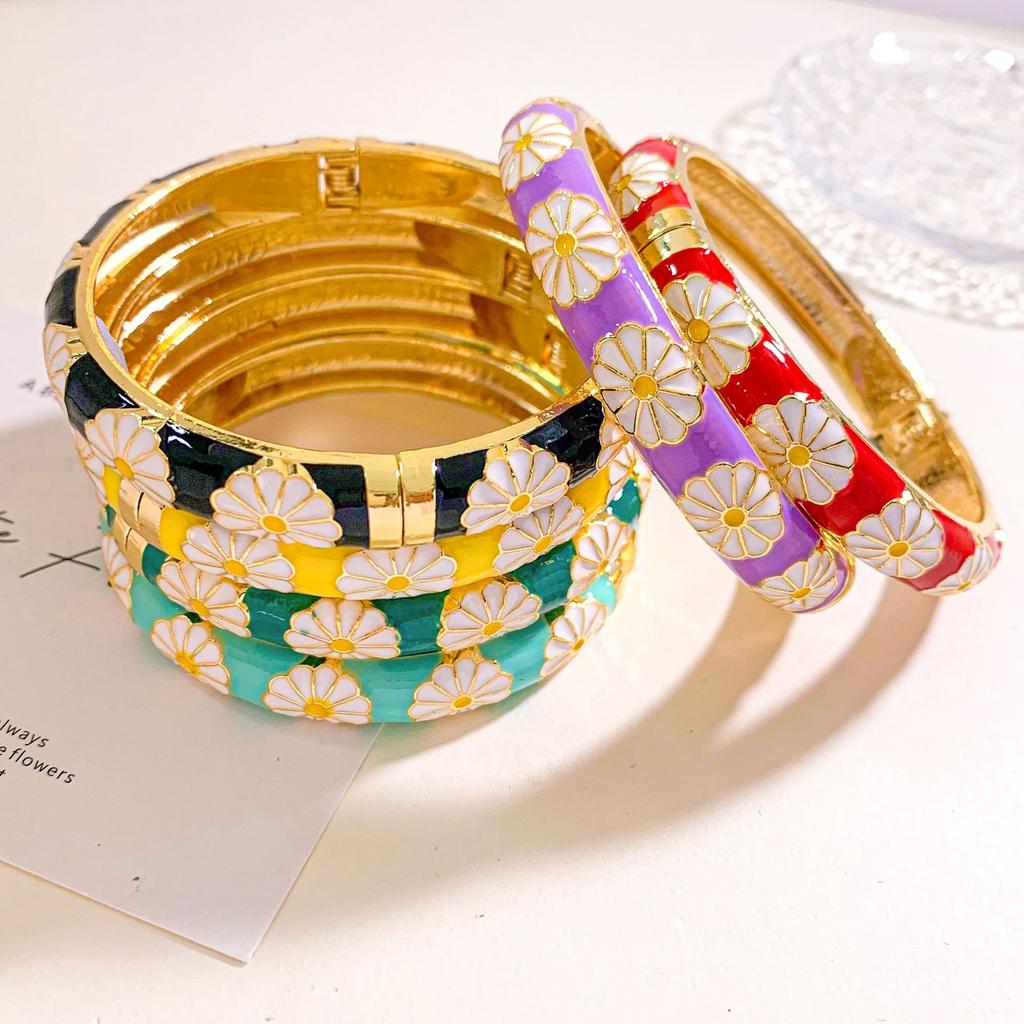 Bracelet Fashion Enamel Color Small Daisy Bracelet Simple Retro Small Fresh Do Not Fade Hot Selling Open Bracelet Accessories