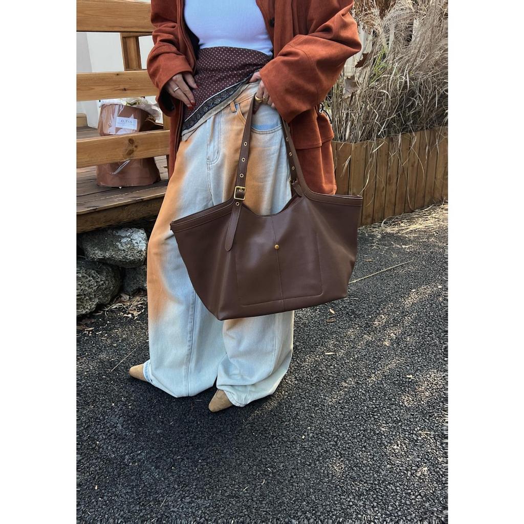 2026 New Tote Bag Large Capacity Commuter Bag Fashion Armpit Shoulder Bun Mother Bag Shopping Bag Leather Women's Bag