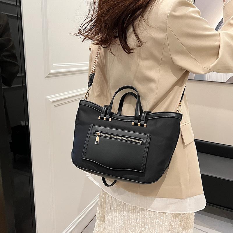 Casual Large-capacity Bag Women's New Wide Shoulder Strap Messenger Bag Commuter Shoulder Handbag