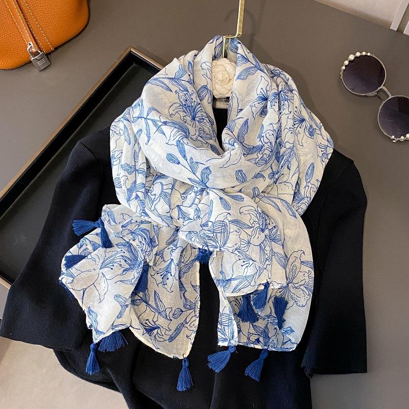 31 Design Fashion Bohemina Paisley Floral Tassel Viscose Shawl Scarf High Quality Wrap Pashmina Stole Bufandas Muslim Hijab