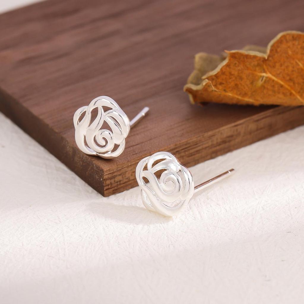 Minimalist Rose Pattern Hollow Flower Stud Earrings