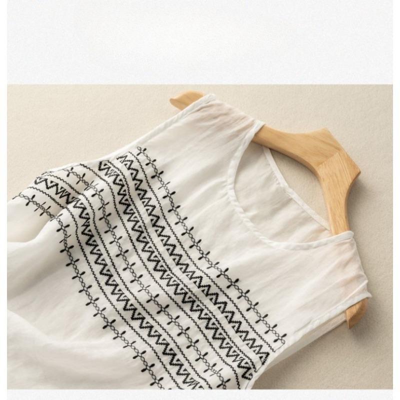 Summer Round Neck Undershirt Bohemian Geometric Embroidery Blouse Solid Color Vintage Ethnic Embroidery Tank