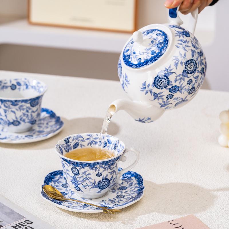 Squisito Set di Tazza da Caffè e Sottotazza in Ceramica Blu e Bianca Retrò