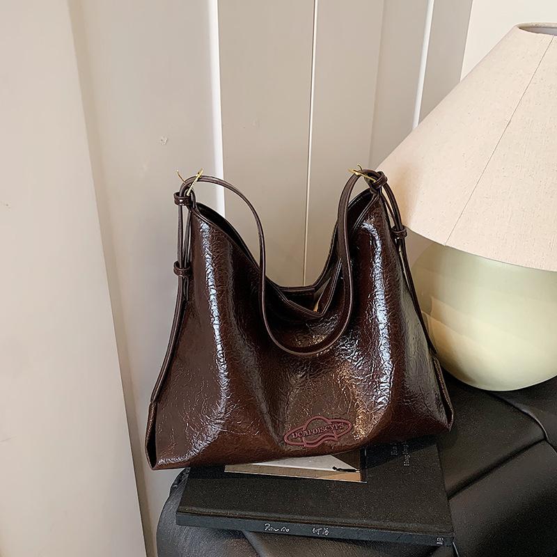 Retro Texture Large-capacity Commuter Bag Women's 2025 Autumn New Simple Shoulder Underarm Bag Versatile Tote Bag