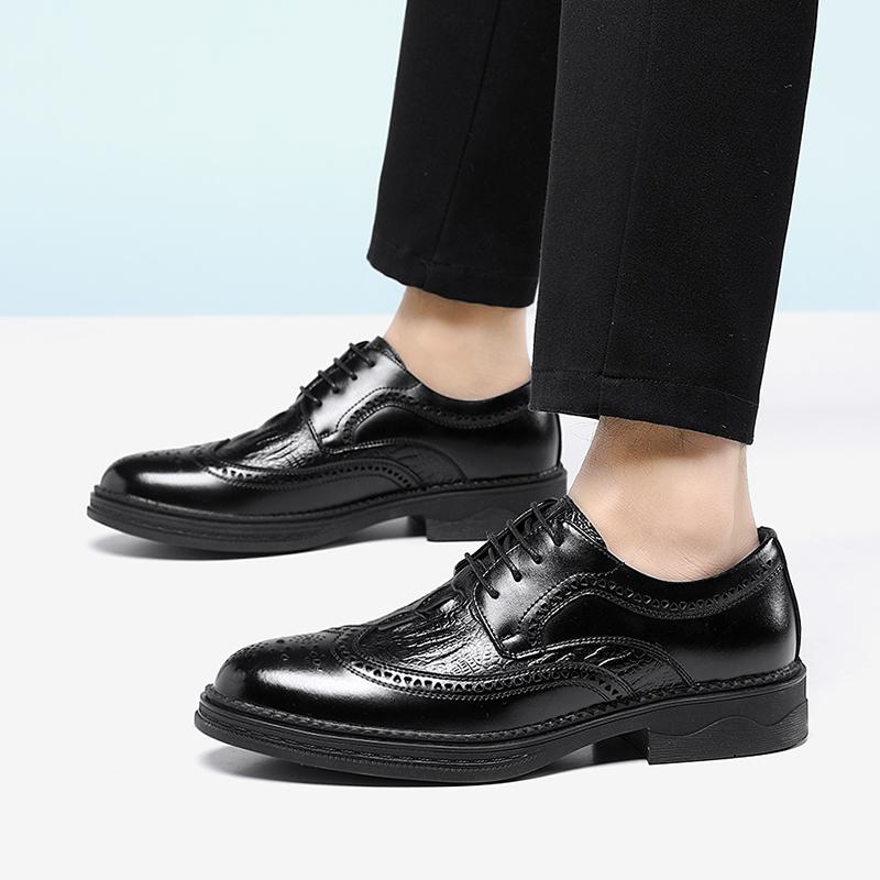 Nové klasické britské kožené boty s špičatou špičkou pro muže Oxfords Business Formal Pánské kožené boty Brogue Flats Pánské svatební boty