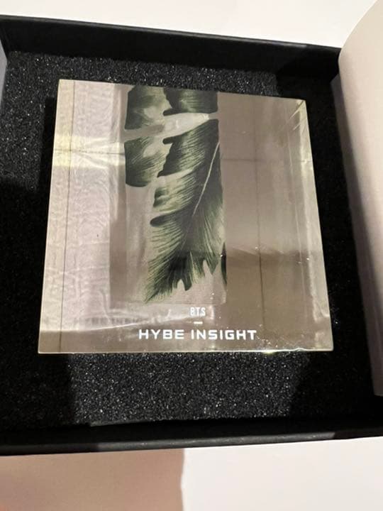 

[USED] HYBE INSIGHT BTS Cube Costume