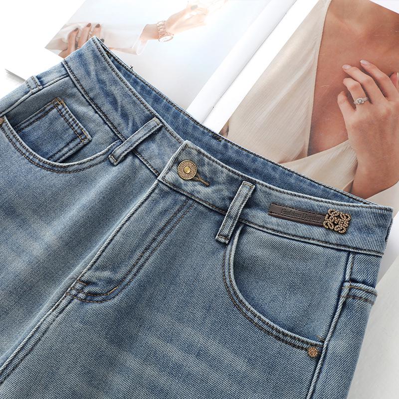 Women's Light Blue Retro Straight-Leg Jeans: 2024 Plus Velvet Thickened Wide-Leg Pants for Autumn/Winter.