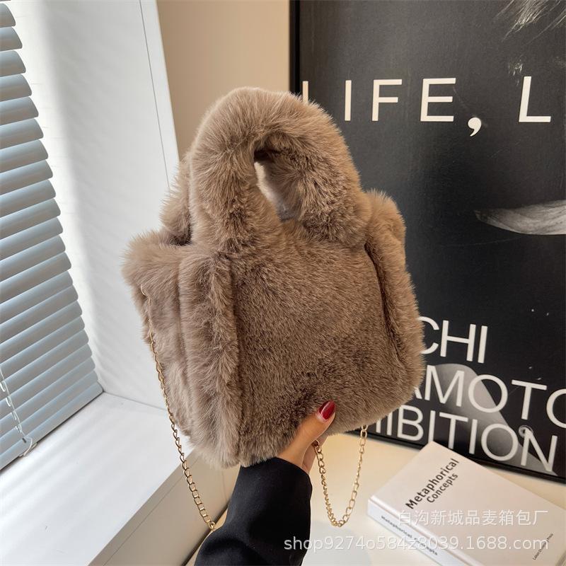Fashion Popular Portable Fluffy Small Bag Women's 2025 New Autumn and Winter Plush Shoulder Bag Foreign Style Chain Messenger Bag