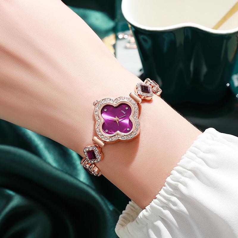 Ladies Classic Quartz Watch Embedded Rhinestone Bracelet Wristwatch