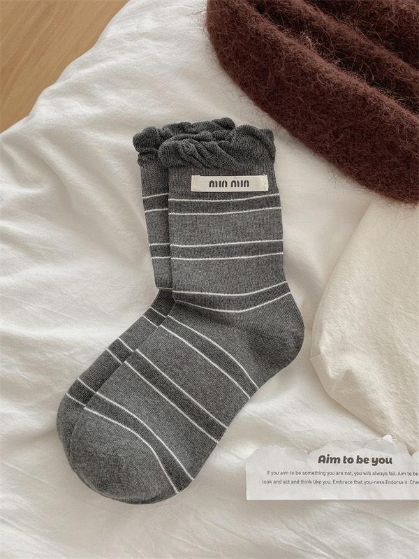 Boneless Striped Socks Women'S Contrast Color Double Luo Mouth Letter Cloth Label Mid-Tube Socks Cotton Sweat-Absorbing Breathable Pile Socks