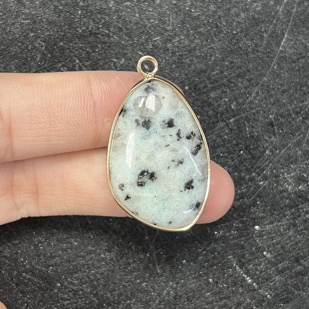 1 Stück, Energie-Naturstein-Anhänger, Böhmischer Stil Handgefertigt Unregelmäßiger Kristallachat Amethyst Jade Edelstein Anhänger für Schmuckherstellung DIY 20×35mm