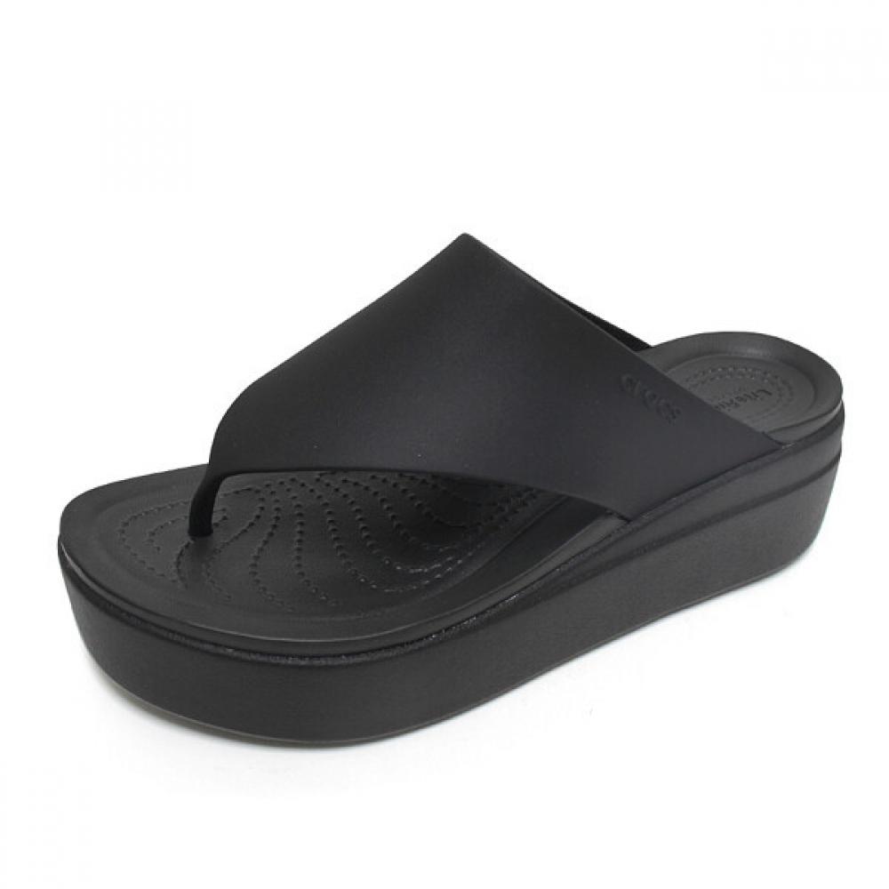

Crocs Шлепанцы Brooklyn Flip Tall Wedge 208727 001 208727001/230mm(W6)