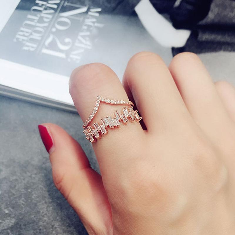 Korean version of women's crown ring, exquisite double-layer zircon micro-inlaid women's ring, curved V index finger ring for women