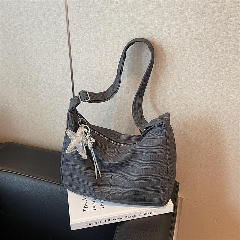 

Bag women s new trendy versatile simple dumpling bag large capacity tote bag student shoulder messenger bag чорний