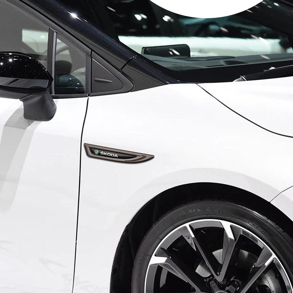 Naklejka Samochodowa 2025 Nowa 2 szt. Stylizacja Samochodu Metalowy Boczny Błotnik Nóż Odznaka Naklejki Akcesoria Do Skoda Octavia Rapid Fabia A7 Superb