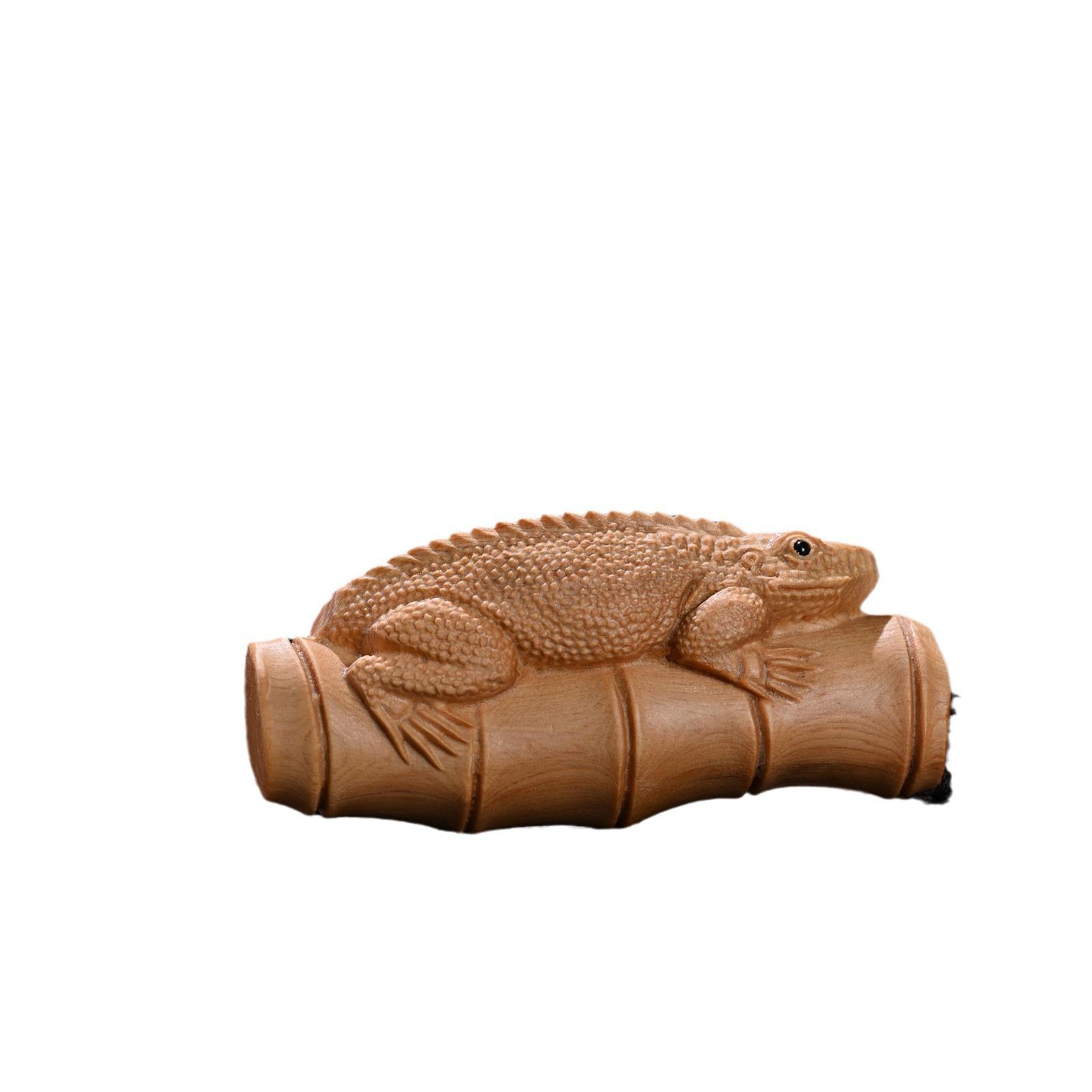 Cliff Cypress Wood Carving Bamboo Lizard Figurine Ornament Wooden Animal Statue For Office desk accessories Home Decor As a gift