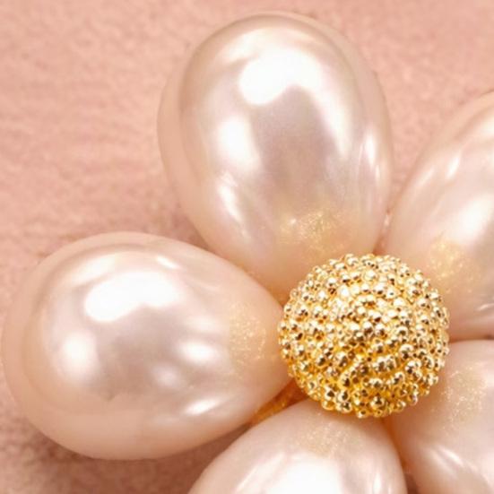 Vintage Lapel Pin 2Pcs Faux Pearl Flower Brooch, Retro Floral Anti-Exposure Neckline Pin, Women Dress Jewelry Accessories for Suit Coat Scarf Brooch
