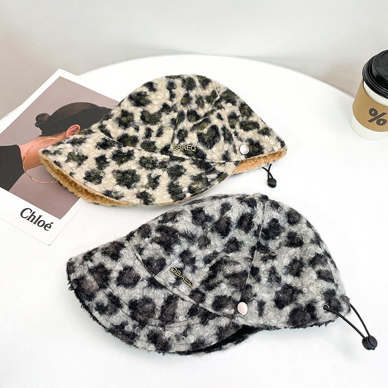 Warm im Frühling und Herbst, verdickter Plüsch-Leopardenmuster, kleines Gesicht, doppelseitiger Fischerhut Damen