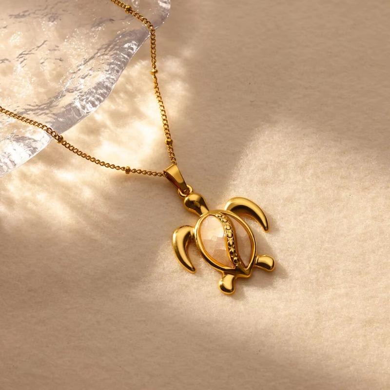 Hot-selling stainless steel small turtle pendant, starfish turtle necklace does not fade, summer beach jewelry new