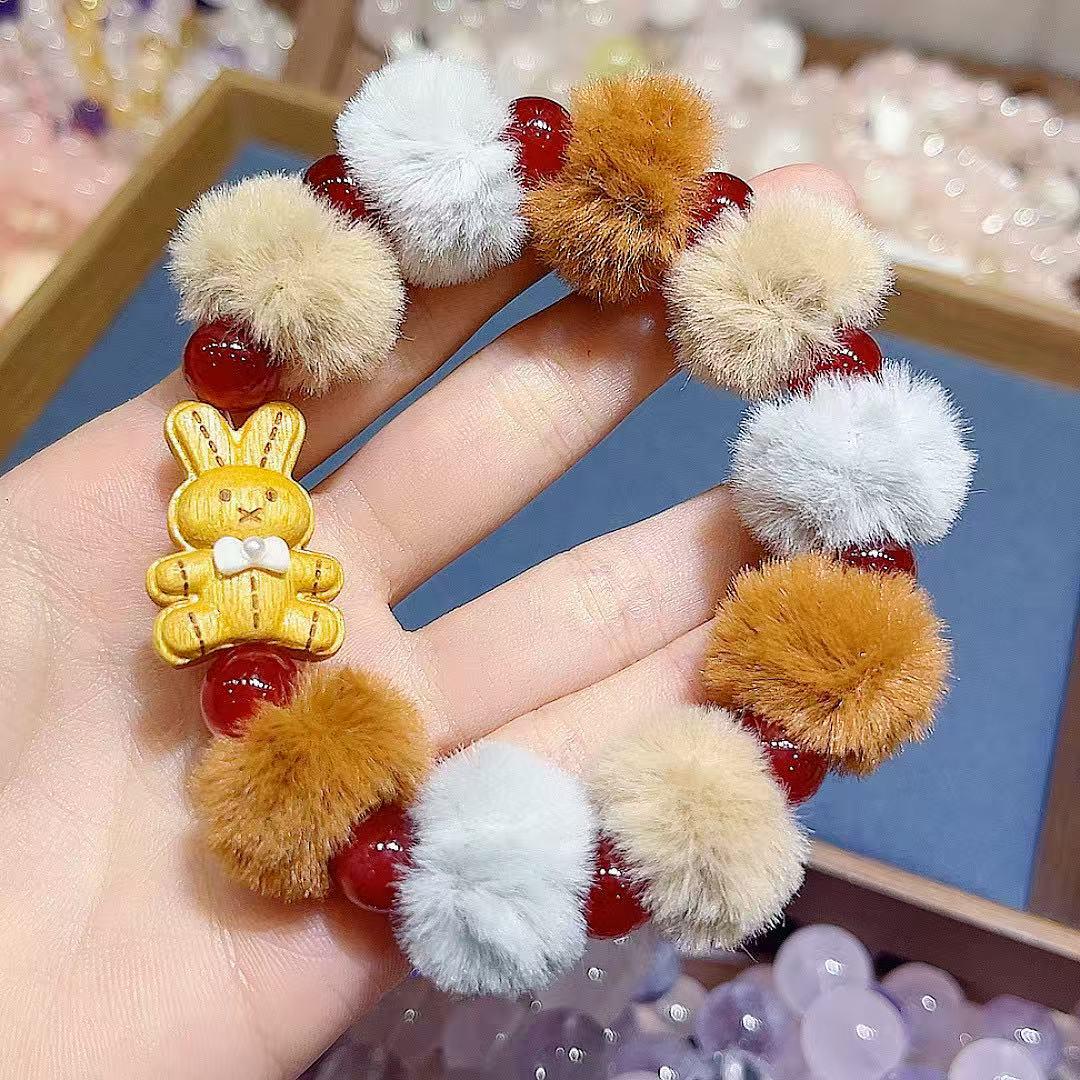

Xiaohongshu Plush Ball Bracelet: Cute Single Circle Winter Ornament with Prayer Beads.