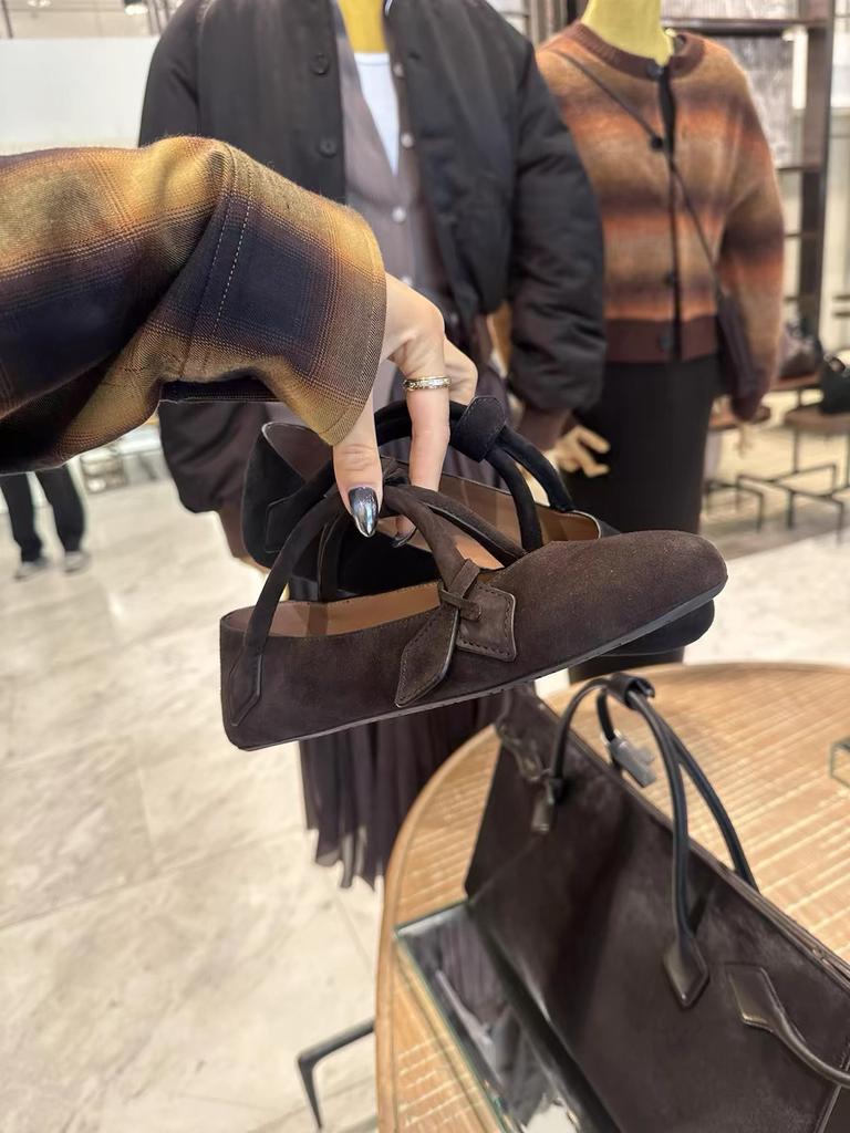 Wczesnojesienne nowe okrągłe główki niszowy design torebka z klamrą jednowersową pojedyncze buty damskie skórzane małe skórzane buty