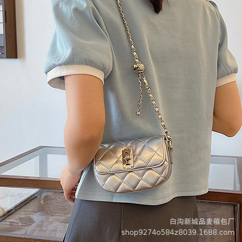 French Niche Fashion Chain Small Bag Women's 2025 New Trendy Temperament Rhombus Embroidery Thread Single Shoulder Crossbody Small Square Bag