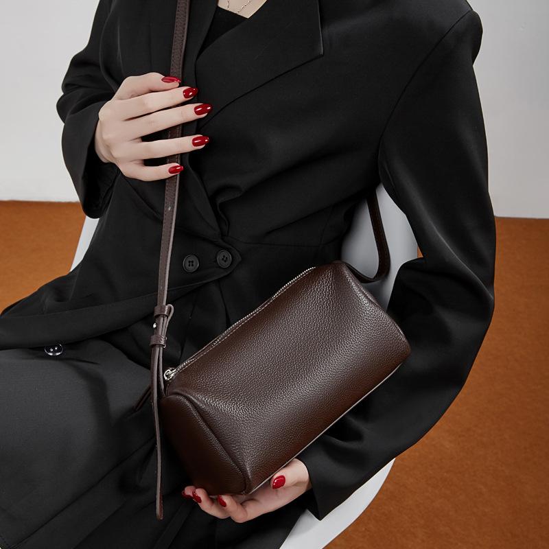 High Texture Underarm Bag Women'S Foreign Style Cylinder Bag Versatile Shoulder Bag Hand Carry Messenger Bag