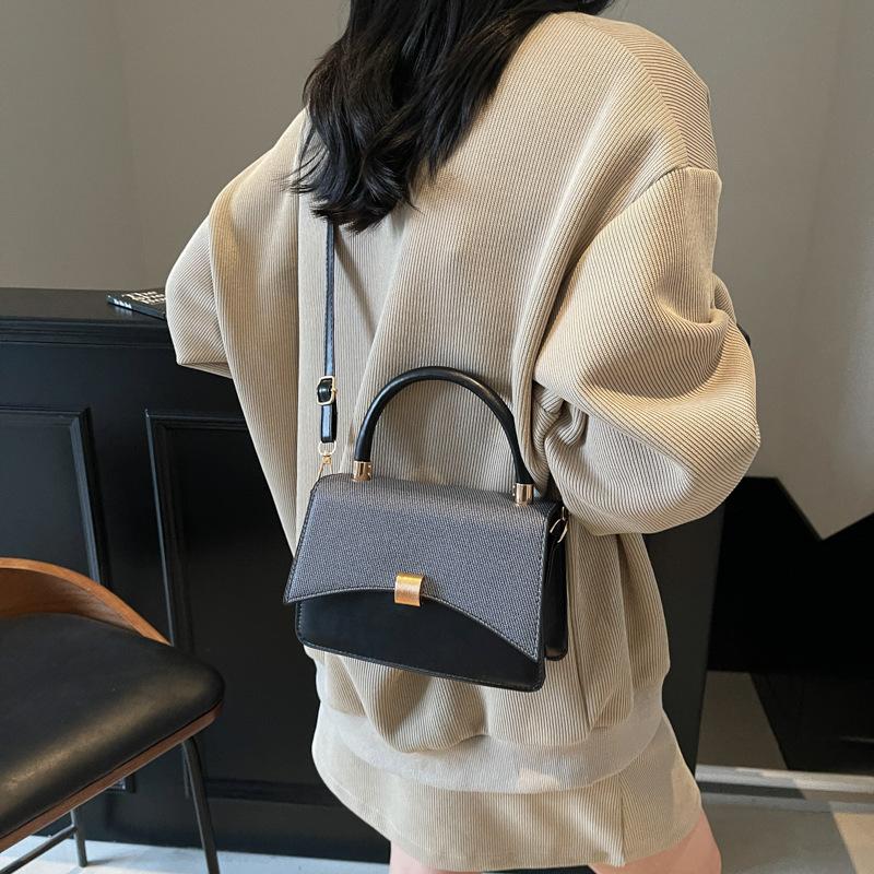 Fresh and simple women's texture 2025 summer new casual temperament splicing single shoulder crossbody portable small square bag bar