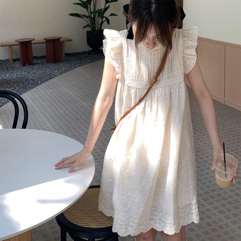 

Moon Woolen Beige Embroider Wooden Ear Sleeve Dress Butter Flavor Short Sleeve Flounced Sleeve Two Vintage Vintage Dress Flying sleeve S