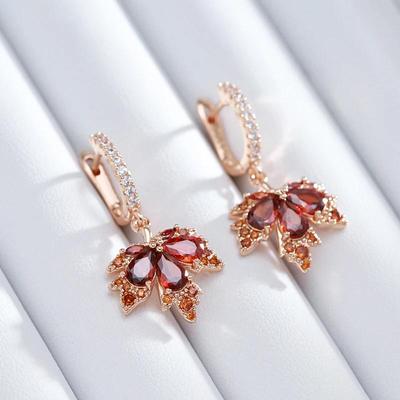 Ohrringe mit rotem Zirkon-Ahornblatt-Anhänger für Damen, eleganter Party- und Hochzeitsschmuck