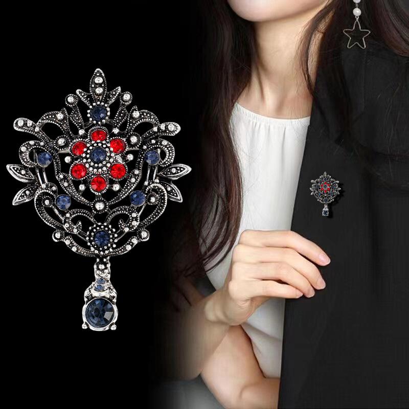 Vintage Crystal Flower Brooches Women Crown Brooch Pin Clothing Accessories Female Jewelry Gifts