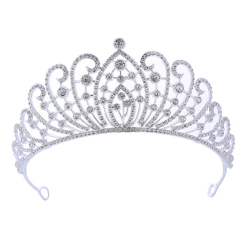 The Bride's Crown Is A Popular Wedding Headwear in Europe and America It Is A Luxurious Baroque Alloy Crown Set with Rhinestone
