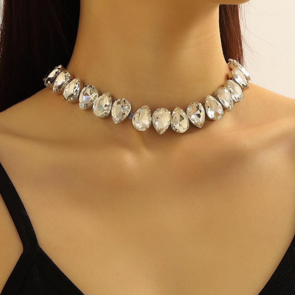 Collier Goutte d'Eau en Cristal Strass Coloré - Style Coréen Luxe Léger Doux Ras du Cou pour Femmes