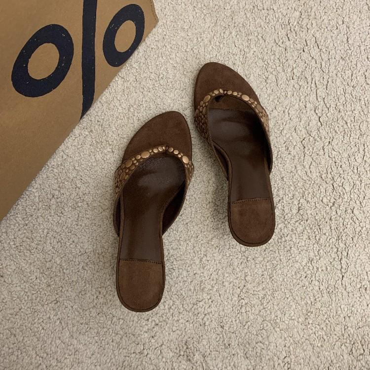 Cowhide Version~ Niche Leather Retro Rivet Suede Fine Heel Herringbone Cool Slippers Women's Feet Versatile High Heels Women