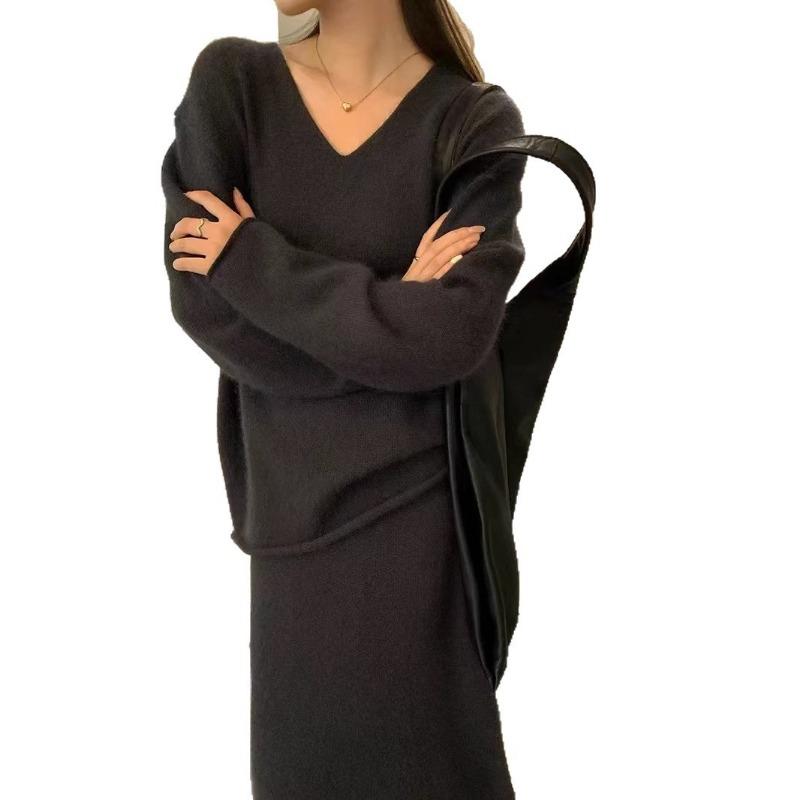 Large size V-neck knitted sweater skirt women's two-piece set autumn and winter new soft waxy sweater skirt set