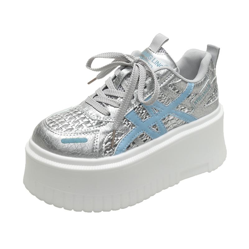 Modne damskie sneakersy na platformie 8CM Skórzane buty Nowe Letnie Grube Wulkanizowane Buty Skateboardowe Damskie Oddychające Puste Sneakersy