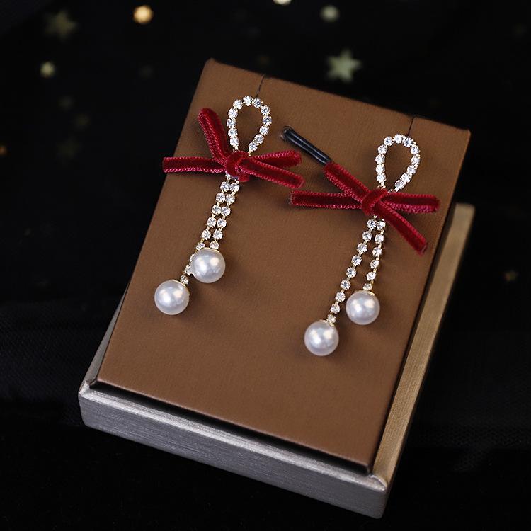 

Серьги-гвоздики в форме буквы С с черным бантом и цирконом для женщин, персонализированные серьги с цирконом, подчеркивающие темперамент и чувство высокого класса