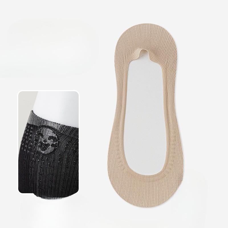 Female Spring and Summer Thin Style No Trace No Drop with Non Slip Silicone Invisible Ice Silk Boat Socks