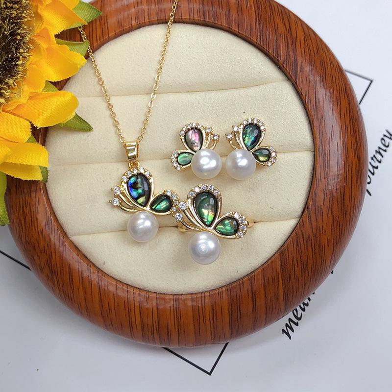 Stylish Women's Natural Freshwater Pearl Pendant, Ring, and Earring Set
