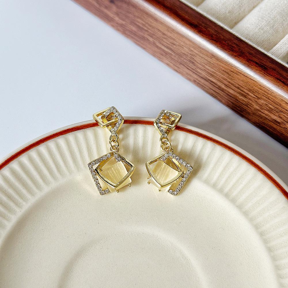 Diamond-set Love Opal Stud Earrings Design High-end Summer Earrings Niche Light Luxury High-end Versatile Earrings Jewelry