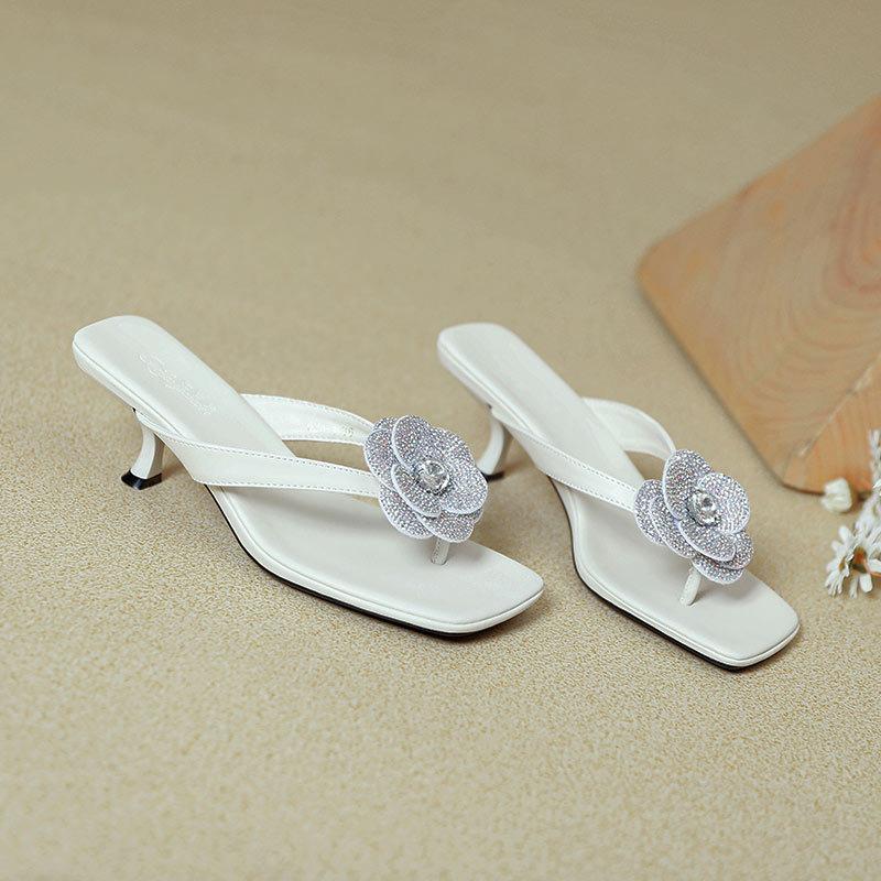 High-heeled slippers women's summer outer wear 2025 new rhinestone flower kitten and cool slippers square head pinch foot flip-flops