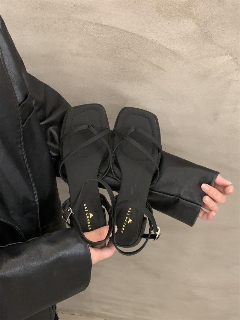 

Французские босоножки с открытым носком на толстом каблуке, женская обувь, новинка 2024 года, летняя одежда с юбкой, квадратная головка, серебряные римские туфли 39 чёрный