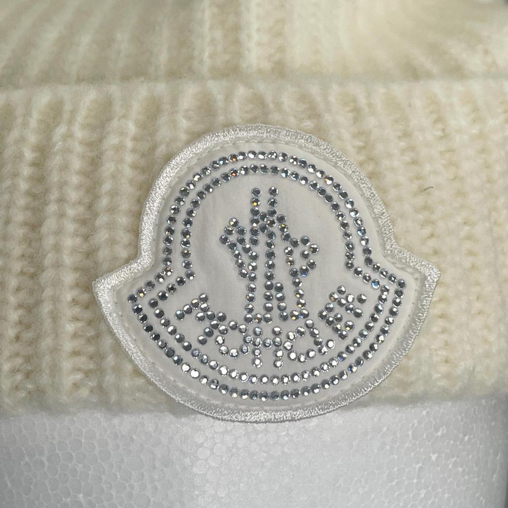 Excellent MONCLER Knit Cap BERRETTO With Logo Emblem White Wool Women J20933B00072 Used
