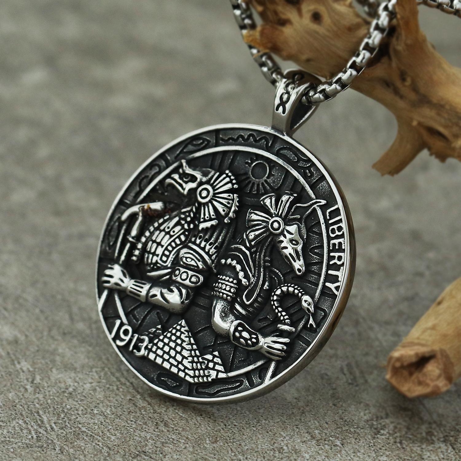 European and American Jewelry Wolf Head Large Round Necklace Pendant Retro Trendy Necklace Pendant 60CM(Necklace Long)